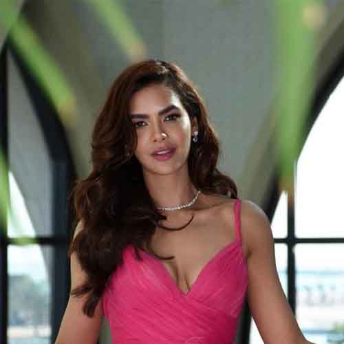 Youngsters are more involved in virtual world than real world: Esha Gupta