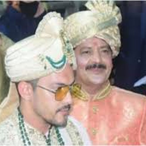 Udit Narayan dances in the baraat of Aditya Narayan-Shweta Agarwal's wedding