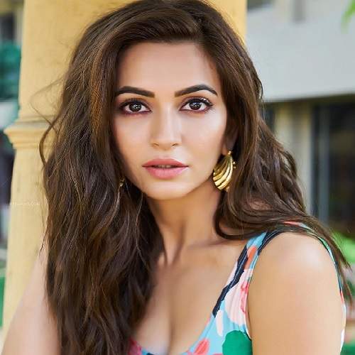 Kriti Kharbanda wants to remember 2020