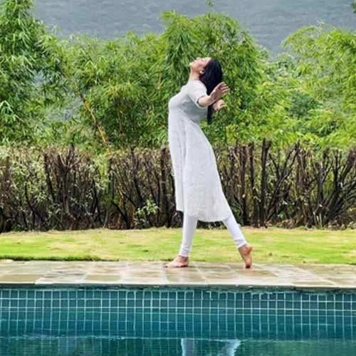 Sushmita Sen dances in rain to the rhythm of Shiva