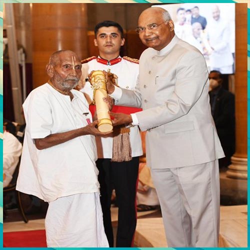 125-year old yoga guru receiving the Padma Shri takes the internet by storm