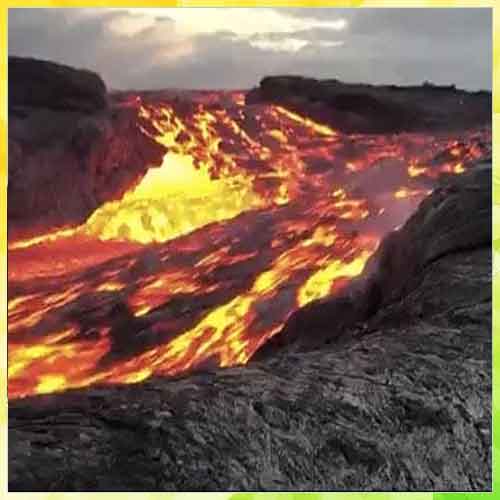 Video of A fiery stream of lava flowing through Kilauea goes viral